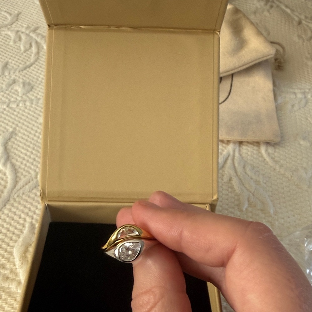 Elegant Gold and Silver Yin and Yang Women's Ring. Size 7